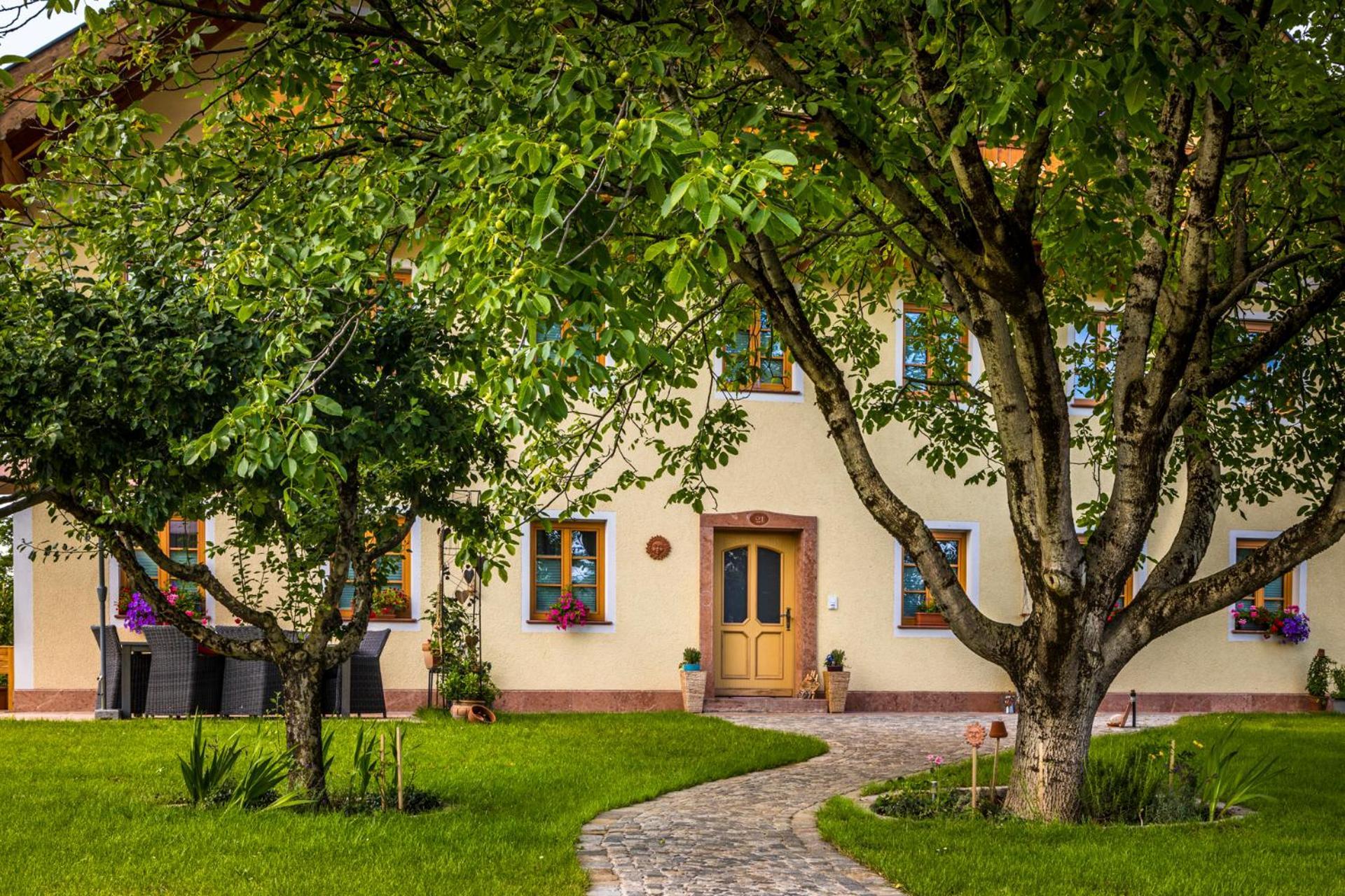 Landhaus Appartement Seidenwebergut Anif Bei Salzburg Niederalm ภายนอก รูปภาพ